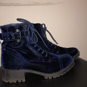 royal blue velvet guess boots
